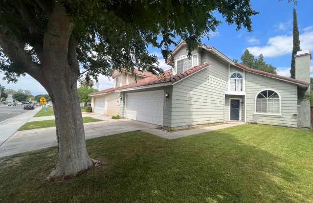 Lovely Two-Story 4-Bedroom Home in San Bernardino's West Colony HOA! - 2717 Annapolis Circle, San Bernardino, CA 92408