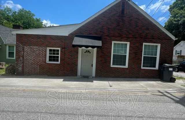 207 Forrest