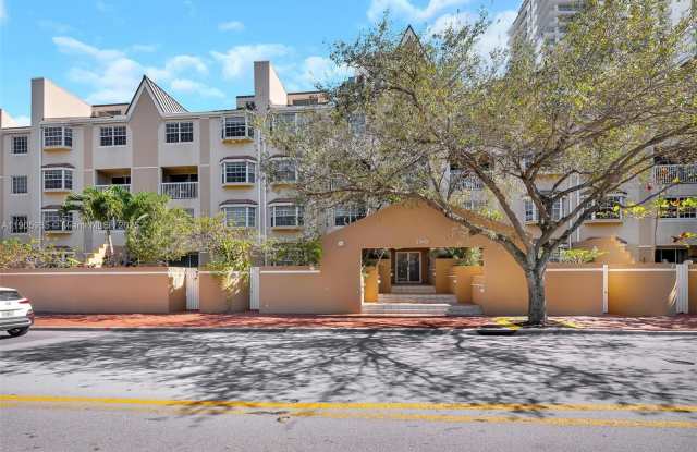 Photo of 2560 Tigertail Ave