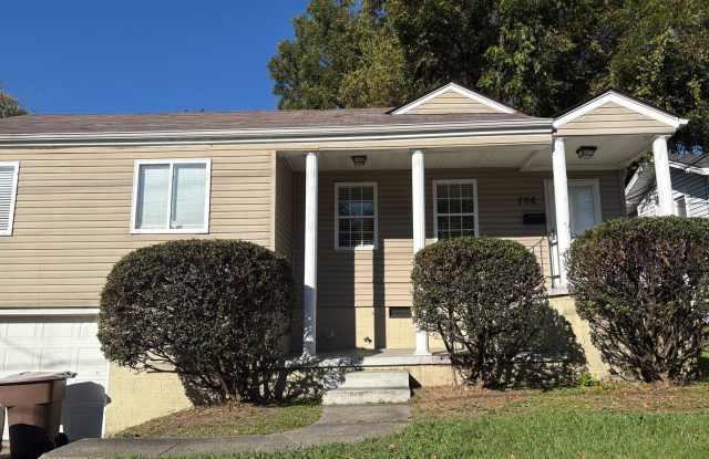 Photo of 4 Bedroom, 2 Bathroom House in Greensboro!