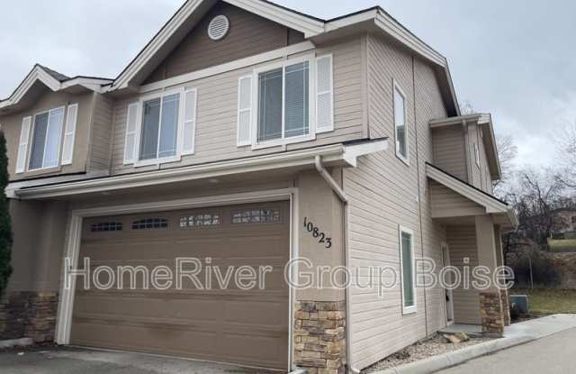 10823 W Franklin Rd