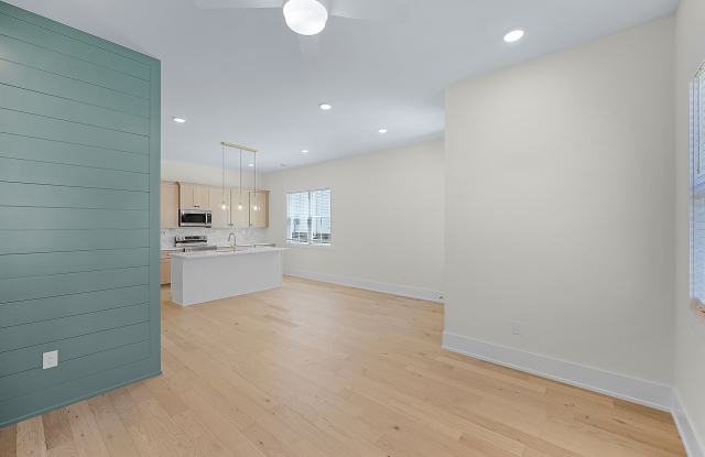 136 McCowat Street apt A - 1