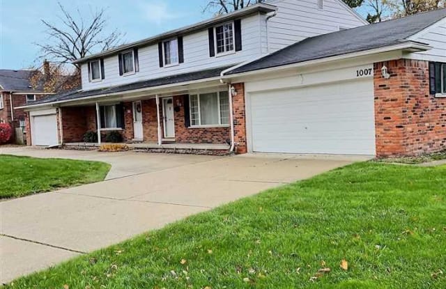 1007 Vernier - 1007 Vernier Road, Grosse Pointe Woods, MI 48236