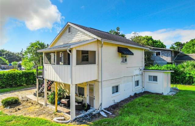1950 KILLARNEY DRIVE