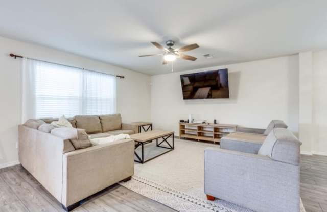 Photo of 16041 Pious Dr