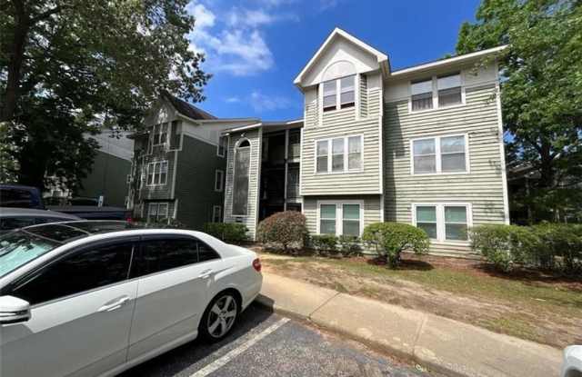 1025 Wood Creek DriveUnit 5