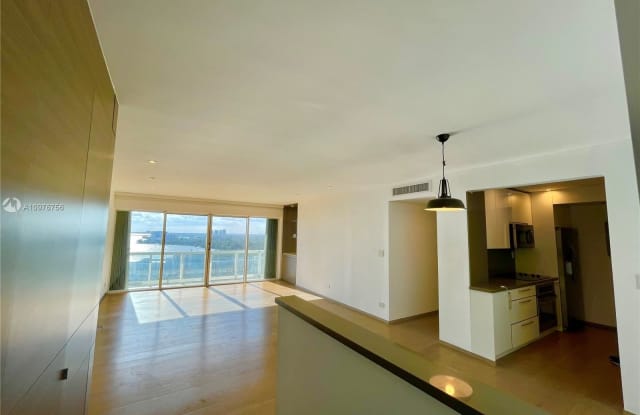 Brickell Townhouse Condo - 2451 Brickell Ave, Miami, FL 33129