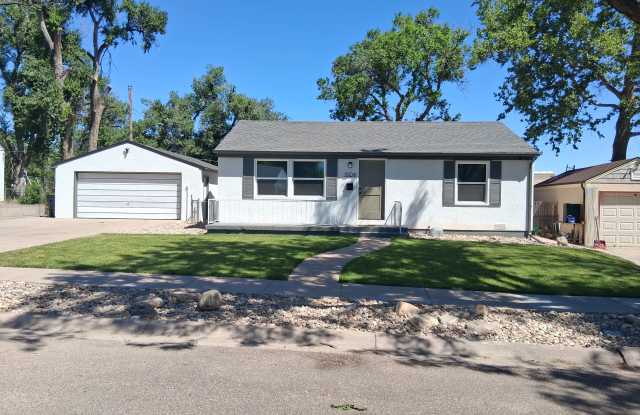 1504 Zuni Road