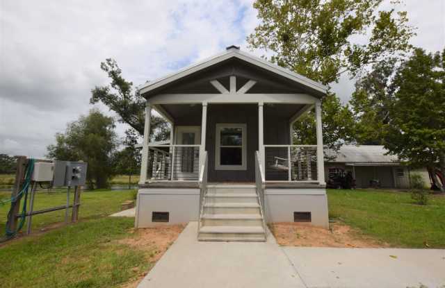 Photo of 2B/2B Home on Calcasieu River in Private Gated Subdivision