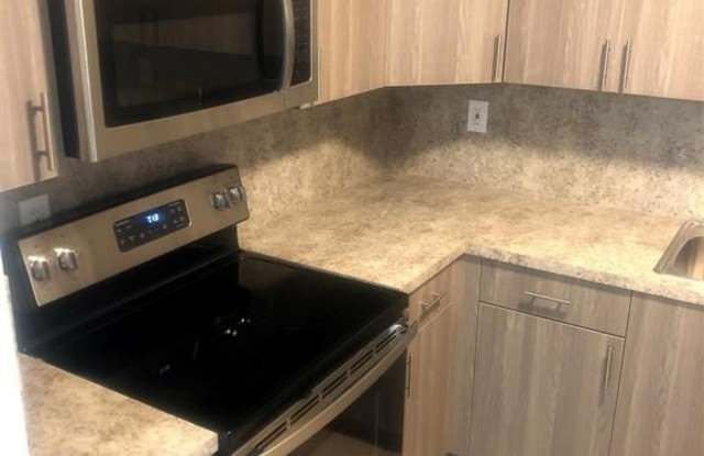 Photo of 770 NE 128th St