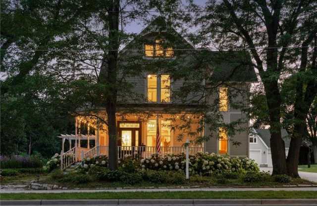 Photo of 206 5th Street S