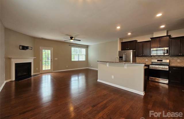 3233 Yarmouth Lane