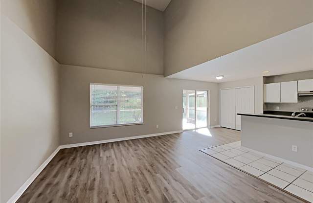 2184 HEATHWOOD CIRCLE