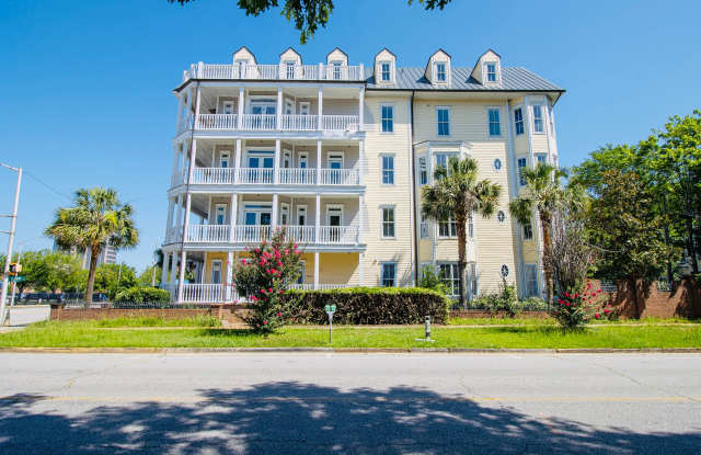 Historic Elegance Meets Modern Luxury – 2 Bed / 2 Bath Apartment in Downtown Columbia