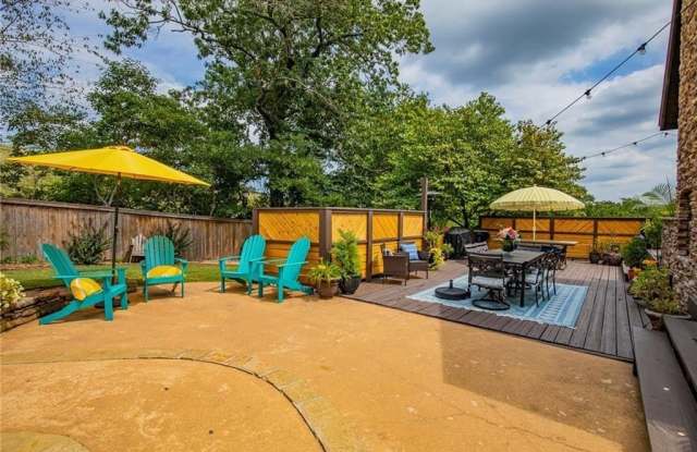 1706  NW Autumn  AVE