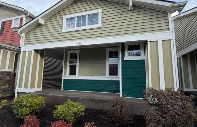 Photo of 4244 Edgewater Boulevard NE