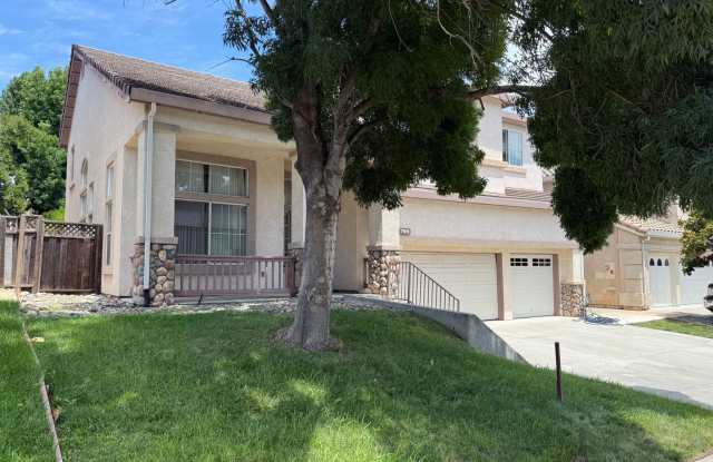 IDEAL ANTIOCH 4 BEDROOM, 3 BATH HOME WITH 1 BEDROOM & 1 BATHROOM ON MAIN FLOOR!
