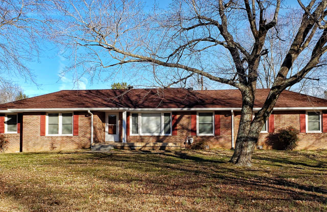 763 Dover Rd - 763 Dover Road, Clarksville, TN 37042