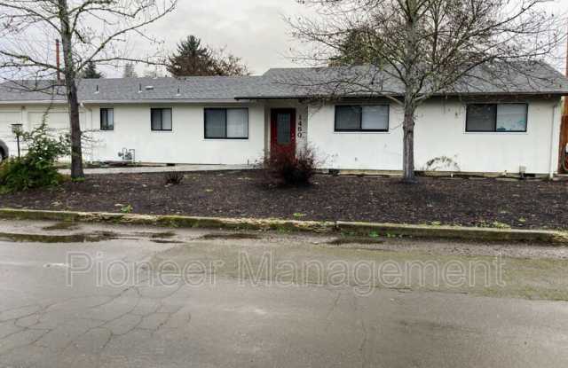 1450 NW Ulrich Ct