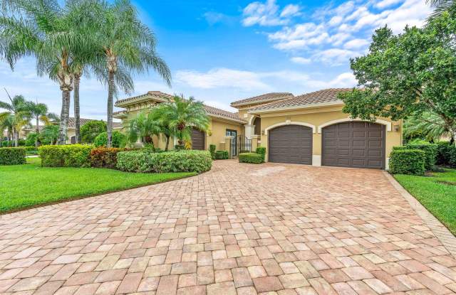 OFF-SEASON 2024 : 3 Bedroom Luxurious Single Family Home in North Naples - 3937 Gibralter Drive, Collier County, FL 34119