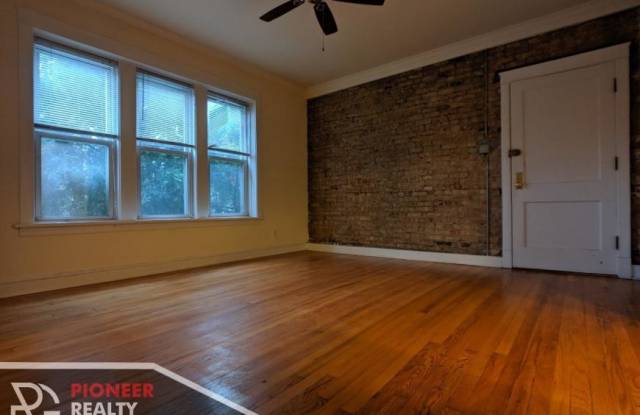 Photo of 3008 North Whipple St.
