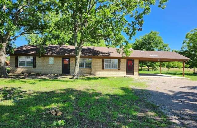 Photo of 1010 E Fm 902