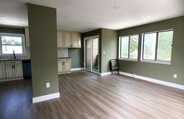 22 LYTLE Street unit: Apt 3