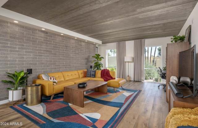 Photo of 6932 E 3RD Street