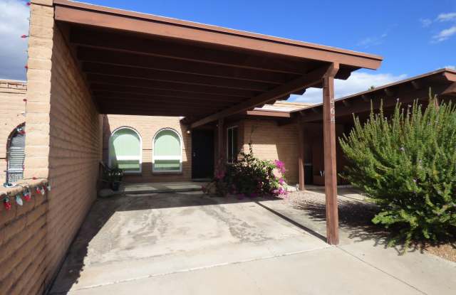 Photo of 464 W Calle Lindero