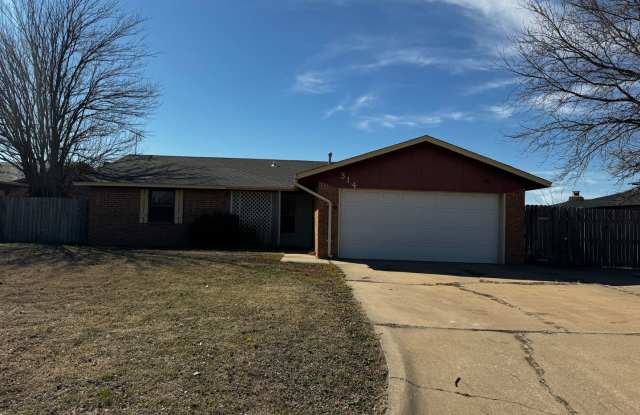 314 NE Skyline- AVAILABLE NOW!