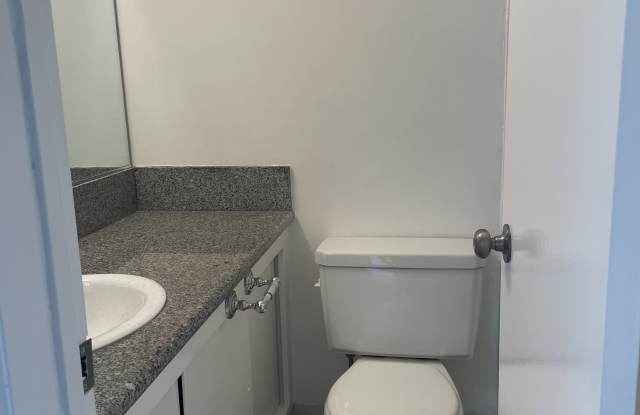 125 North Barrington Avenue