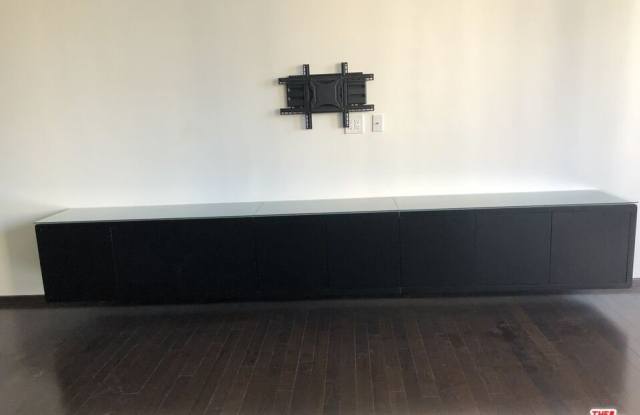 1645 VINE St unit: 708