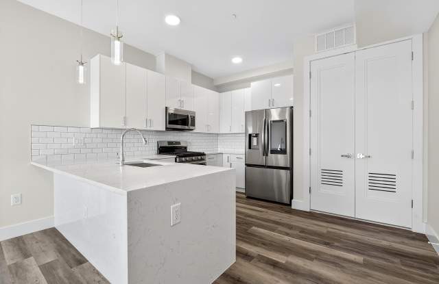 3443 JOHN F KENNEDY BLVD