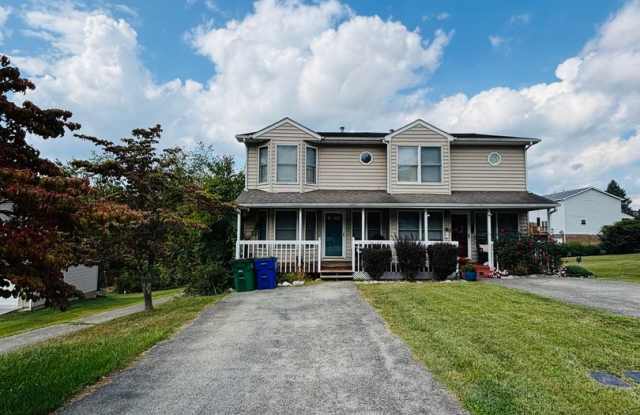 3 Bedroom, 2.5 Bath Duplex