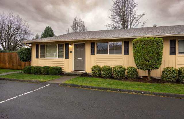 Two bedroom one level condo in Washougal. - 3600 A Street, Washougal, WA 98671