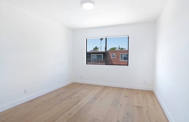 231 East Hyde Park Blvd Unit 3