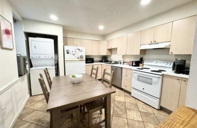 Photo of 71 Gainsborough St.