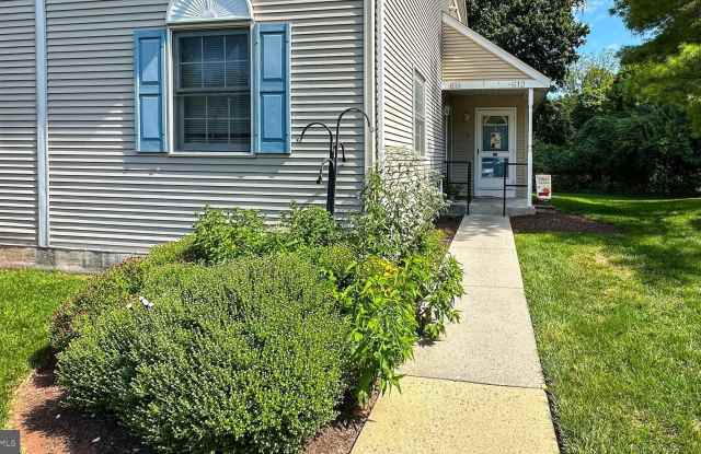 611 MAPLEWOOD Avenue