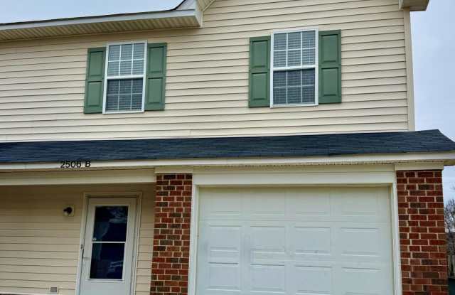 2506 B Bluff View Court
