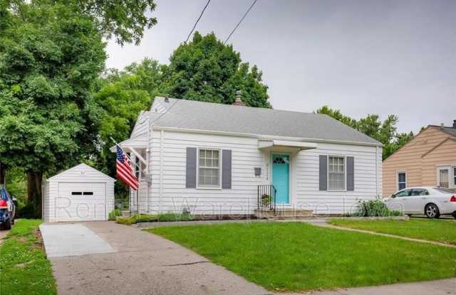 Photo of 4124 3rd St