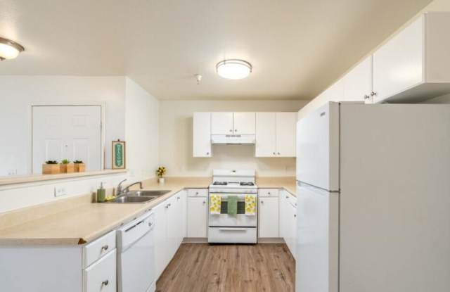 Twin Palm Apartments