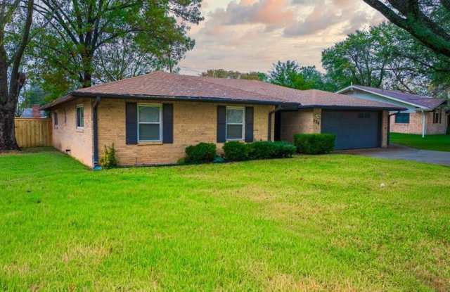 136 Poinsetta Circle