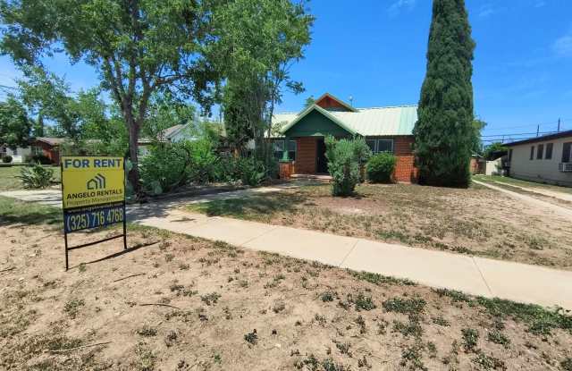 Photo of CUTE 2 bedroom, 1 bath home AVAILABLE NOW!