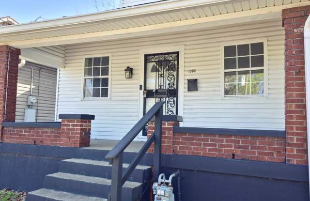 Spacious Three Bedroom House - MOVE IN TODAY!