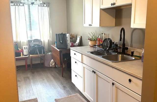 Photo of 108 5th St N