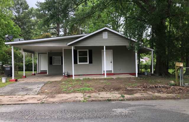 208 Roosevelt Rd