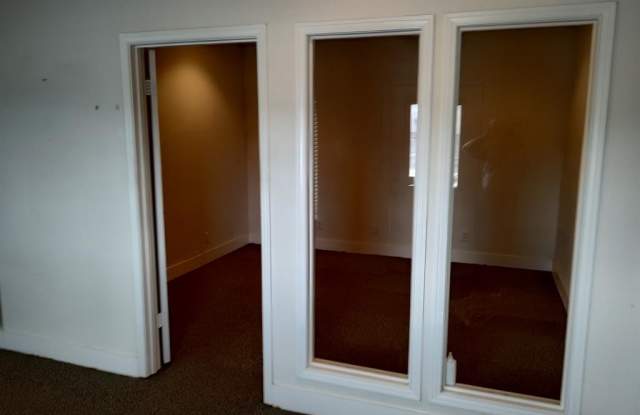 1325 E Shannon Road E