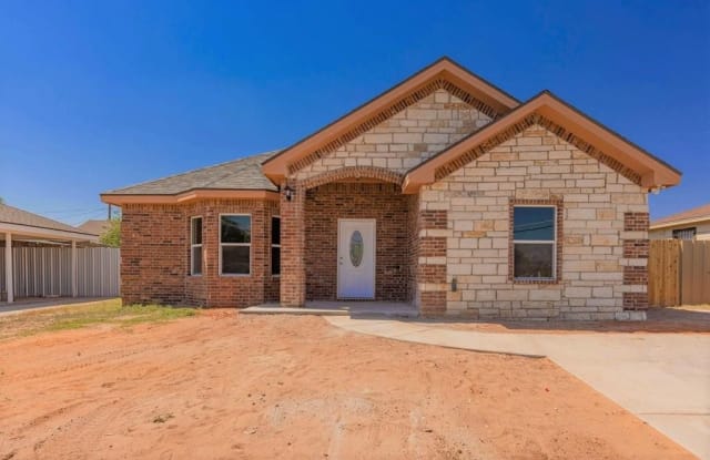 1208 E Golf Course Rd - 1208 East Golf Course Road, Midland, TX 79701