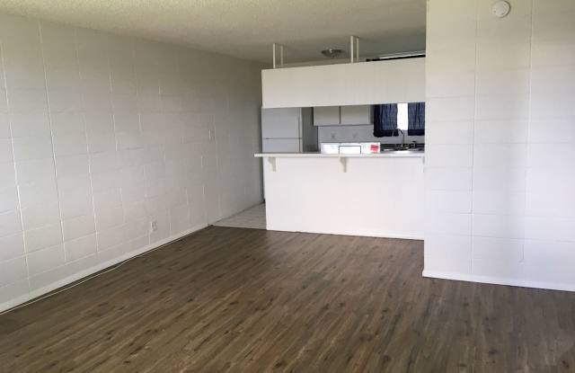 Renovated 2 bedroom! Great Location!