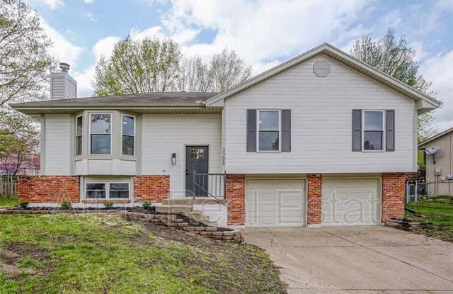 3205 SE 5th Court